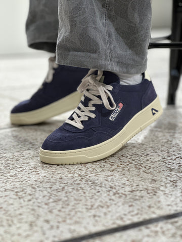 Medalist Low Man - Finish Suede