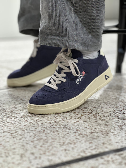 Medalist Low Man - Finish Suede