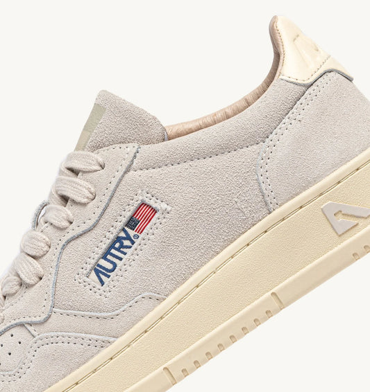 Medalist Low Man - Finish Suede